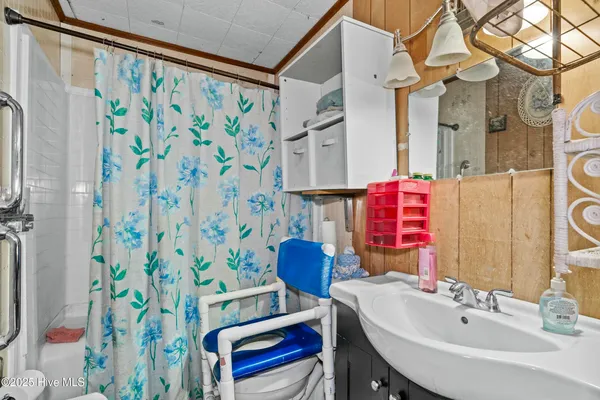 $210,000 | 2197 Harvey Point Road, Hertford, NC 27944