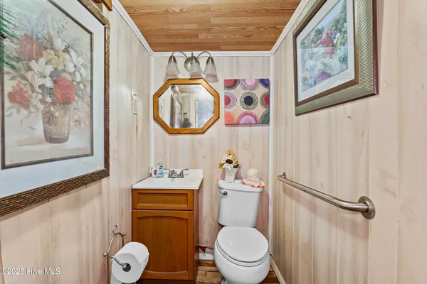 $210,000 | 2197 Harvey Point Road, Hertford, NC 27944