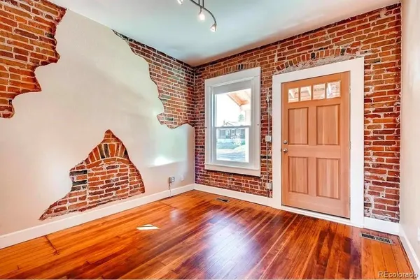 $2,800 | 3145 Josephine Street, Denver, CO 80205