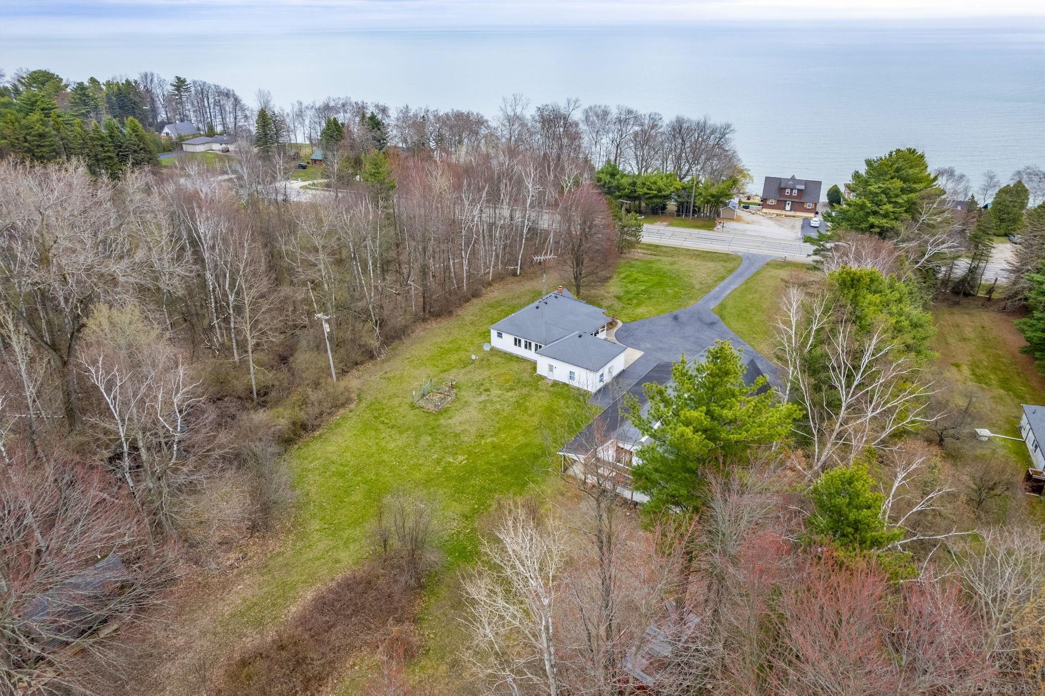 2828 Lakeshore Road Applegate, MI 48401 - Photo 41 of 53 50172196-4963b772-f5f1-4b96-8350-edd637da2731.JPG