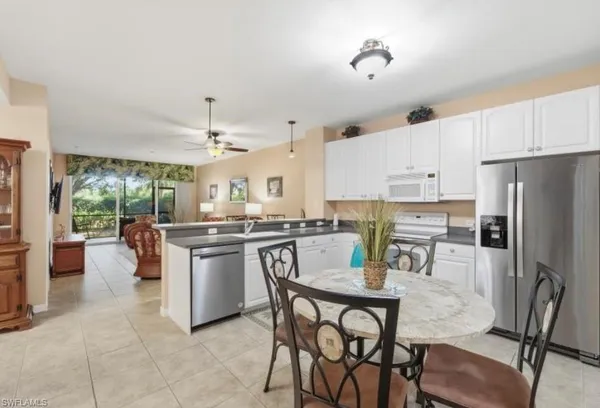 $300,000 | 10024 Heather Lane, Unit 1001, Naples, FL 34119