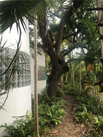 $10,000 | 3151 Freeman Street, Miami, FL 33133