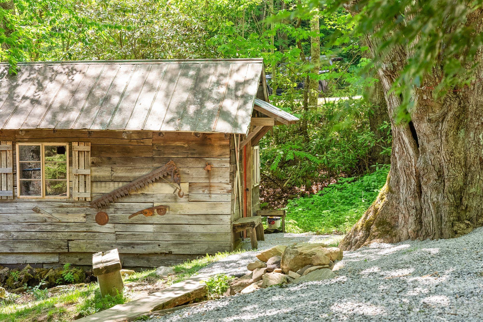 4606 Hemphill Road Waynesville, NC 28785 - Photo 20 of 37 Gallery Image 20