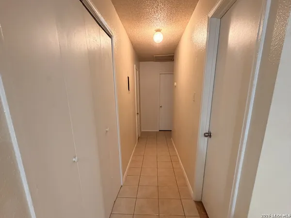 $1,095 | 810 West Olmos Drive, San Antonio, TX 78212