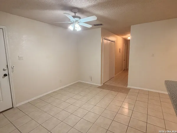$1,095 | 810 West Olmos Drive, San Antonio, TX 78212