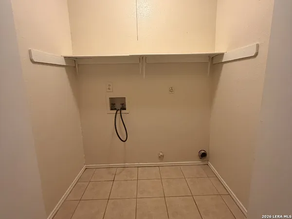 $1,095 | 810 West Olmos Drive, San Antonio, TX 78212