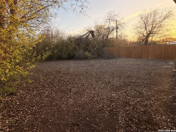 $1,095 | 810 West Olmos Drive, San Antonio, TX 78212