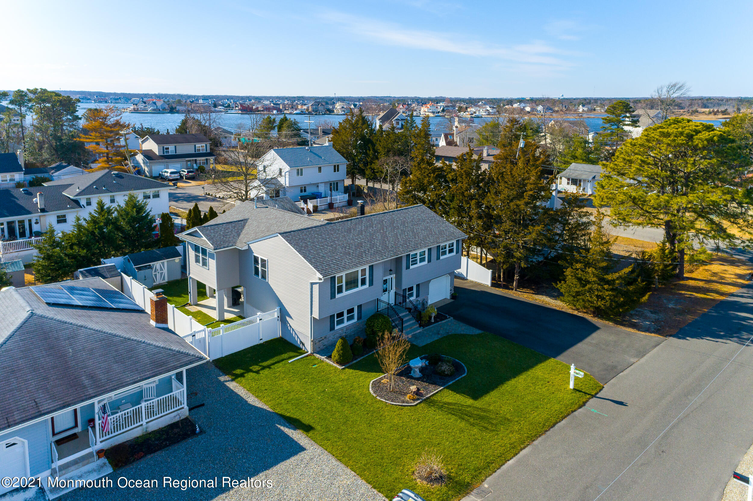 187 Pinewood Road Toms River, NJ 08753 - Photo 2 of 30 Front 4