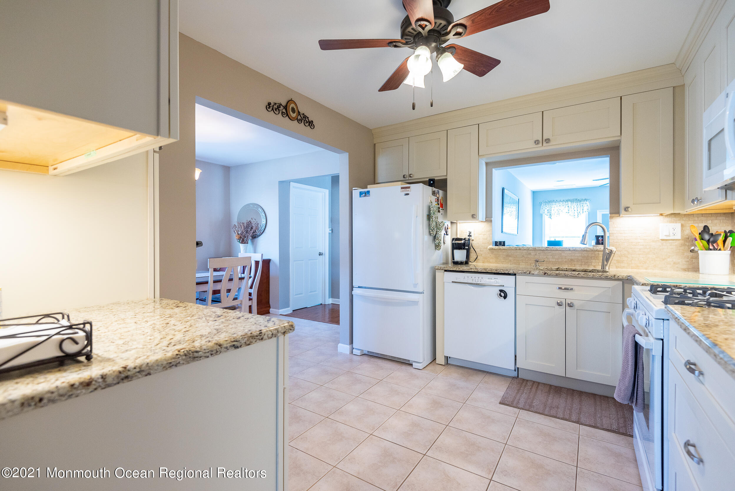187 Pinewood Road Toms River, NJ 08753 - Photo 11 of 30 Kitchen 1