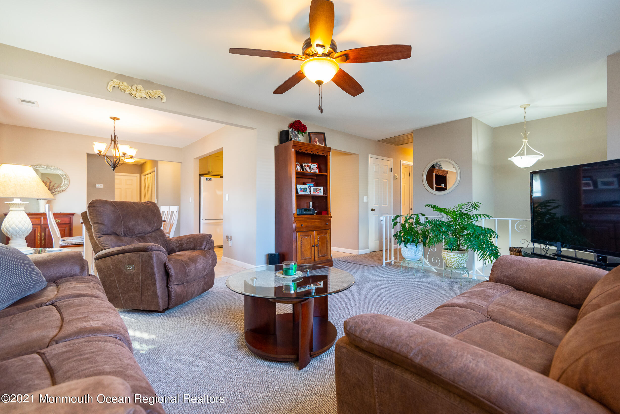 187 Pinewood Road Toms River, NJ 08753 - Photo 6 of 30 Living 2