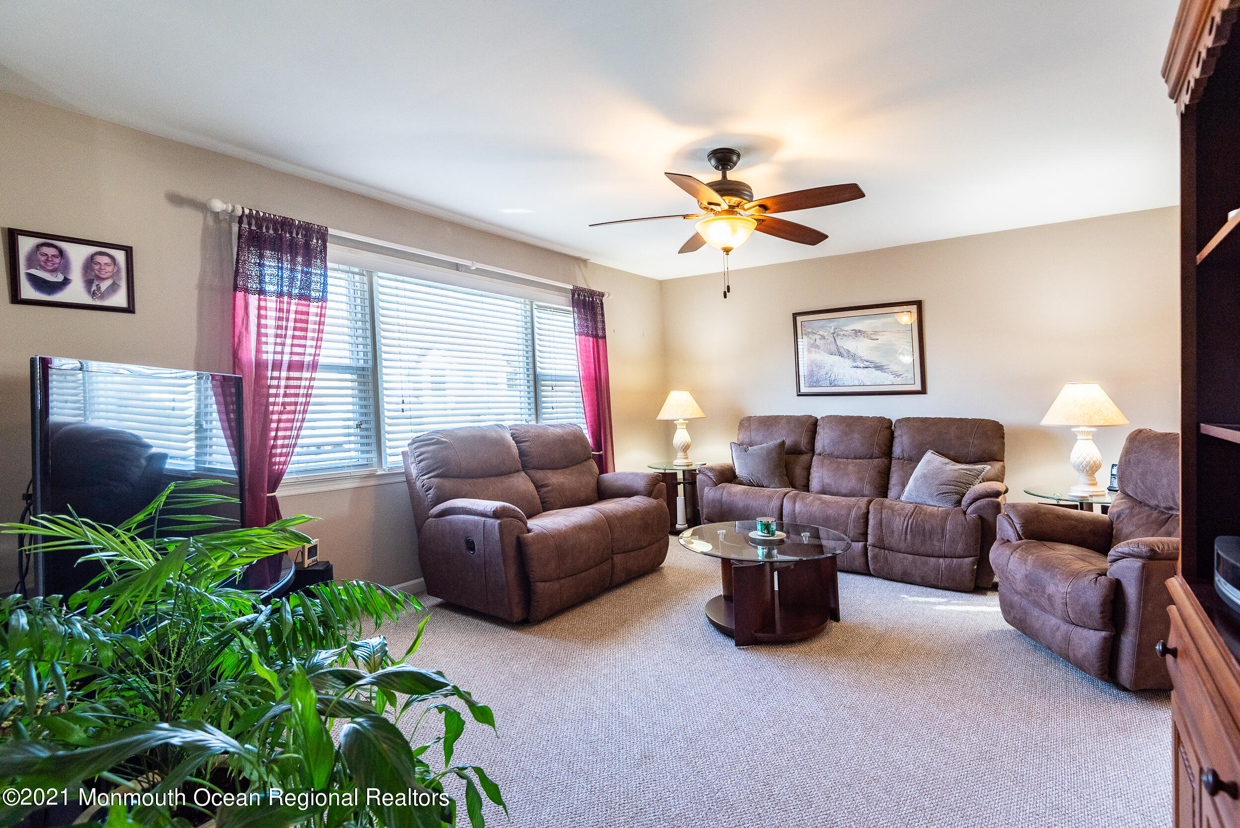 187 Pinewood Road Toms River, NJ 08753 - Photo 7 of 30 Living 1