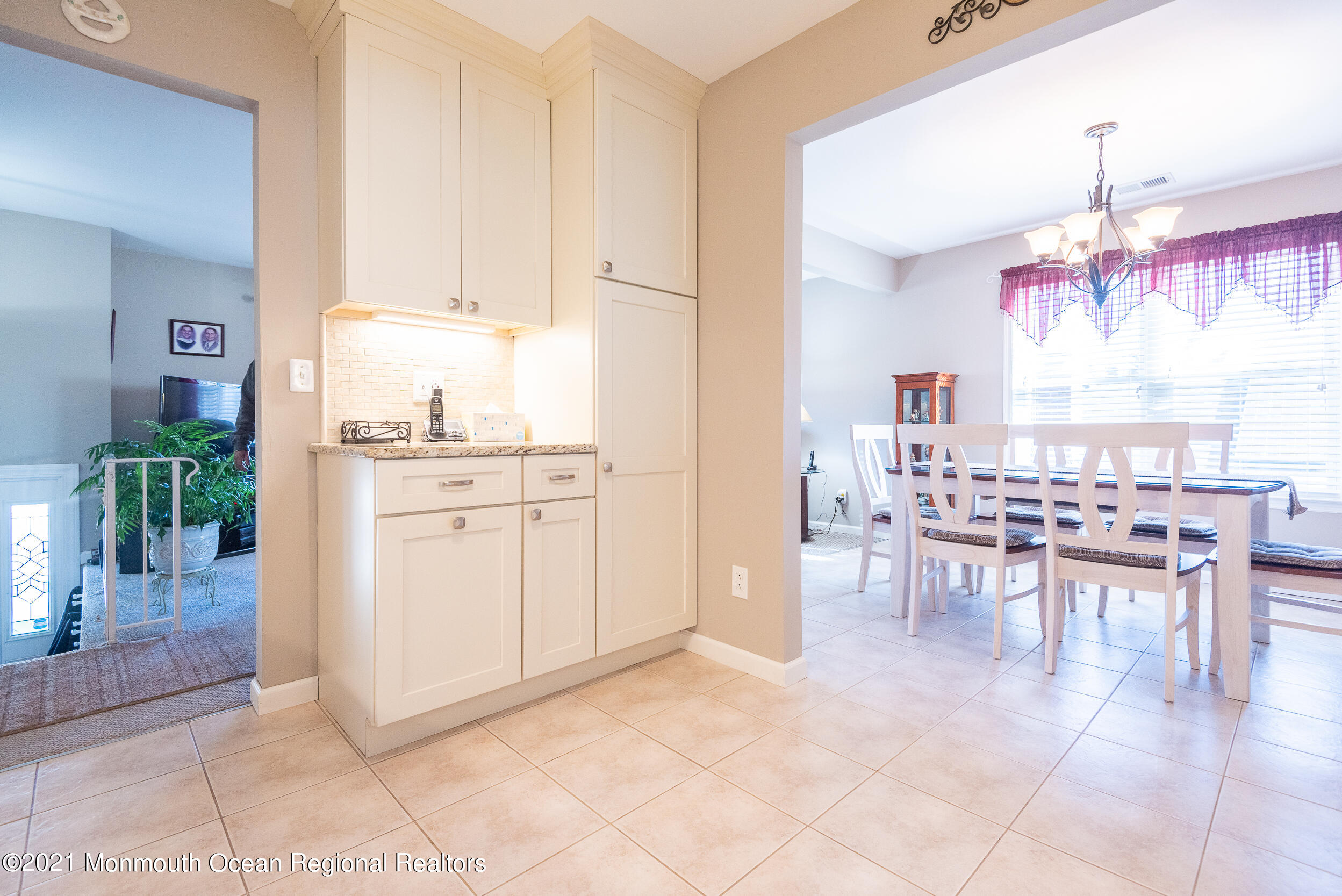 187 Pinewood Road Toms River, NJ 08753 - Photo 10 of 30 Kitchen 4