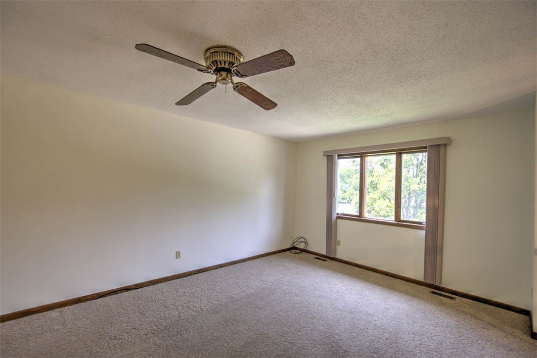 976 South Green Meadow Drive Decatur, IL 62521 - Photo 10 of 32
