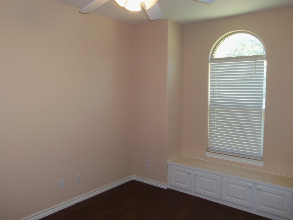 10611 Lake Beach Drive Dripping Springs, TX 78620 - Photo 15 of 22 an empty room with a window