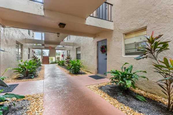 $1,900 | 7500 Northwest 30th Place, Unit 123, Sunrise, FL 33313