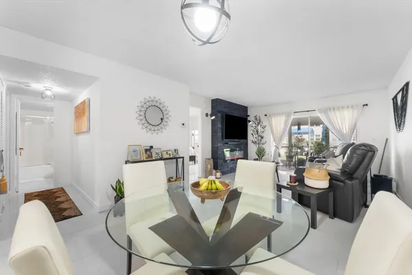 $1,900 | 7500 Northwest 30th Place, Unit 123, Sunrise, FL 33313