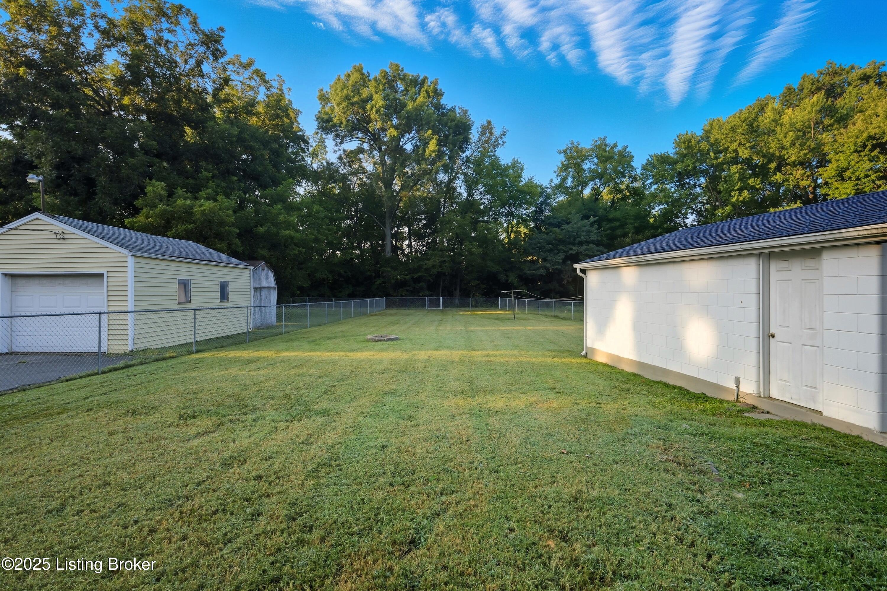 1842 Heaton Road Louisville, KY 40216 - Photo 29 of 35 29_1842heaton_louisvillerealestatemedia_