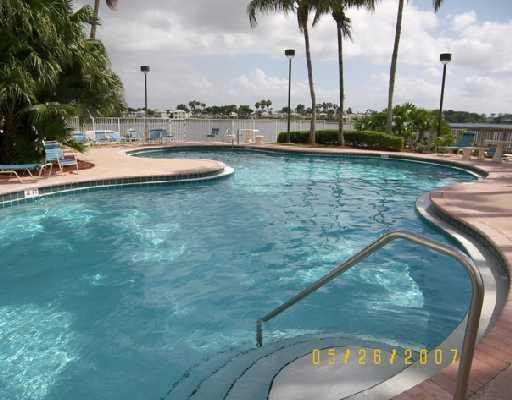 3046 Lighthouse Place Pompano Beach, FL 33063 - Photo 16 of 16 Pool