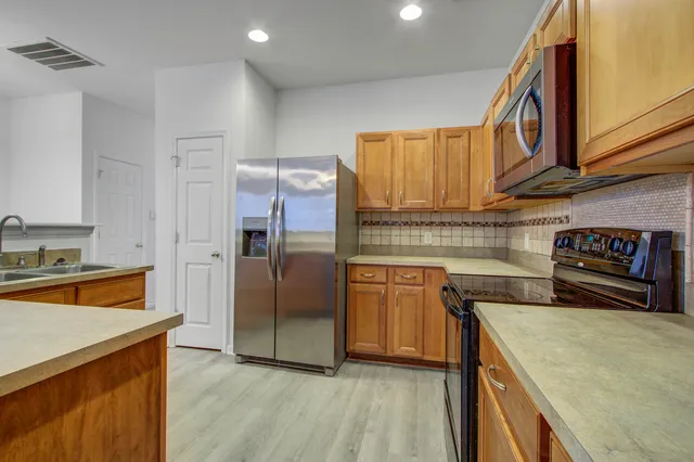 $1,900 | 109 Woodward Road, Goose Creek, SC 29445