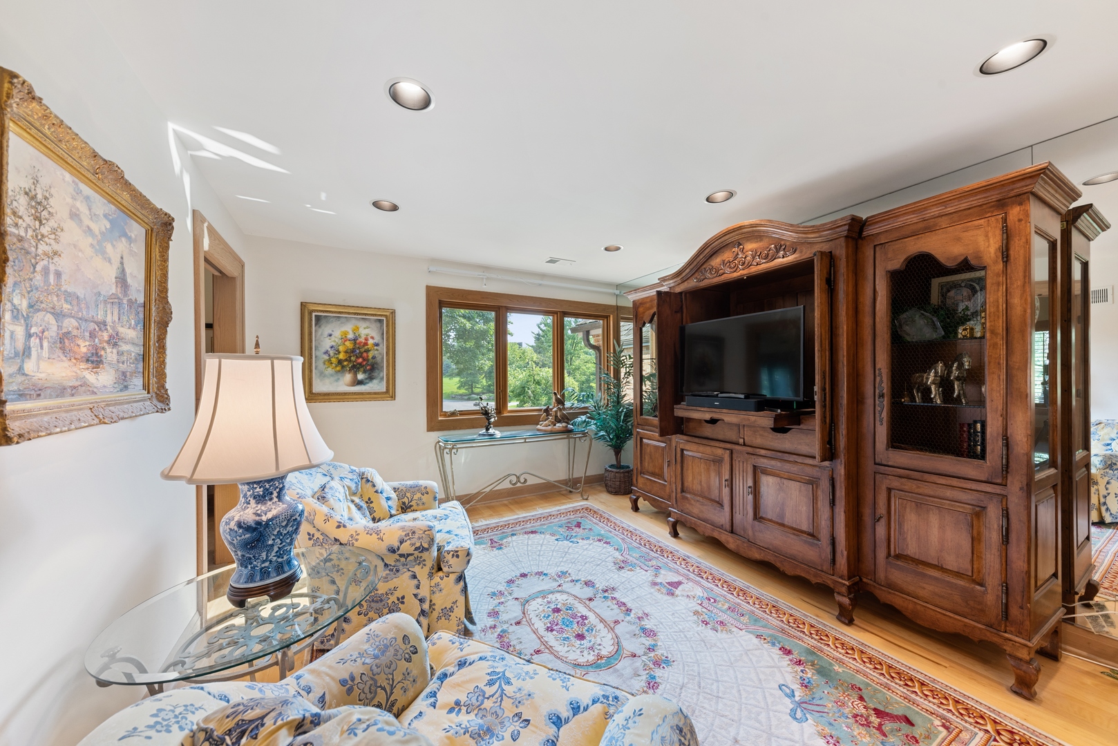 9 South Wynstone Drive North Barrington, IL 60010 - Photo 14 of 31 a living room with furniture and a flat screen tv
