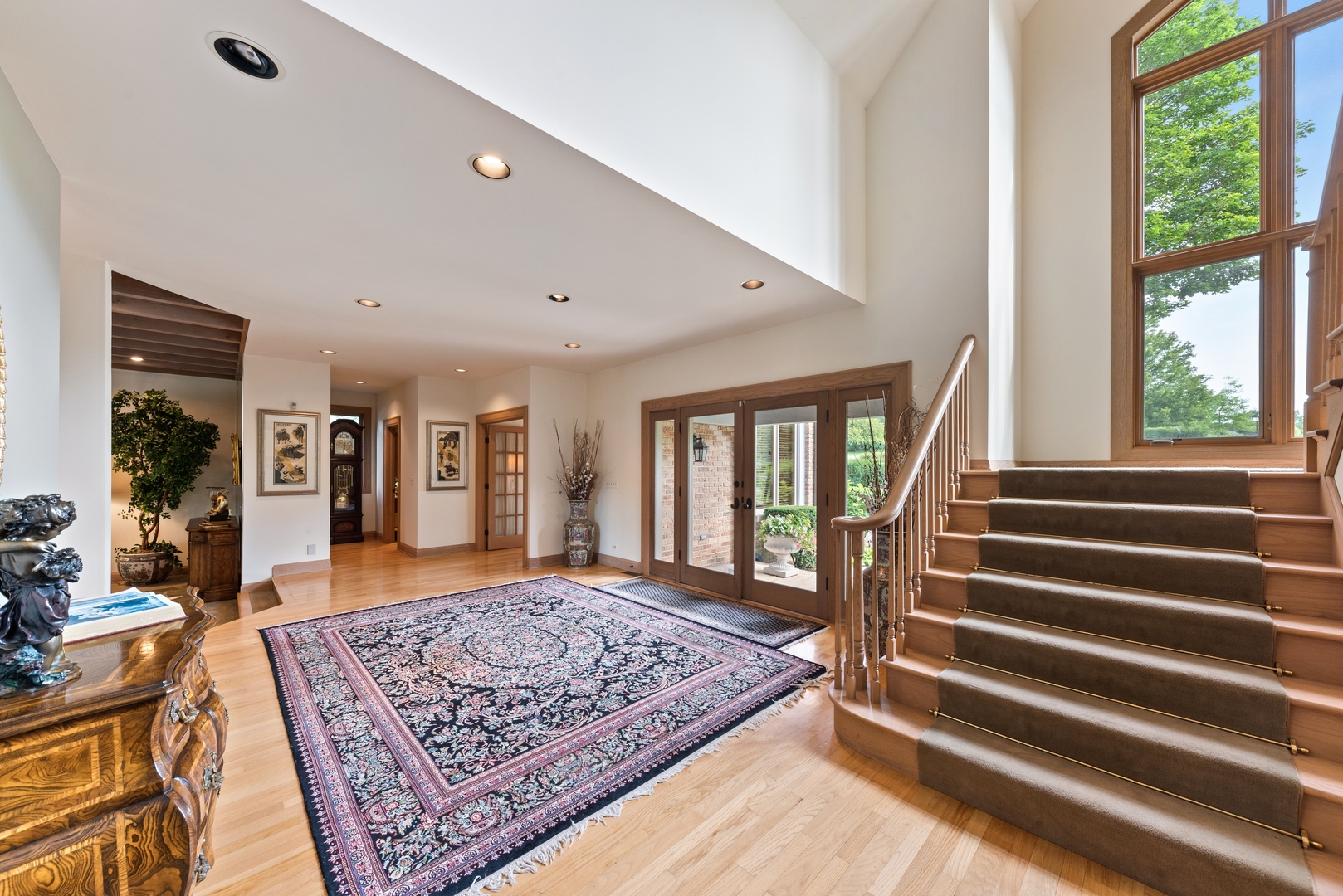 9 South Wynstone Drive North Barrington, IL 60010 - Photo 3 of 31 a view of an entryway