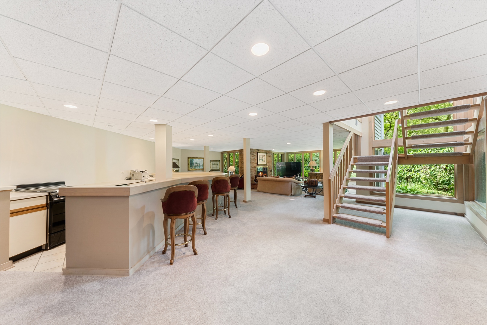 9 South Wynstone Drive North Barrington, IL 60010 - Photo 25 of 31 a view of a living room and workspace with furniture