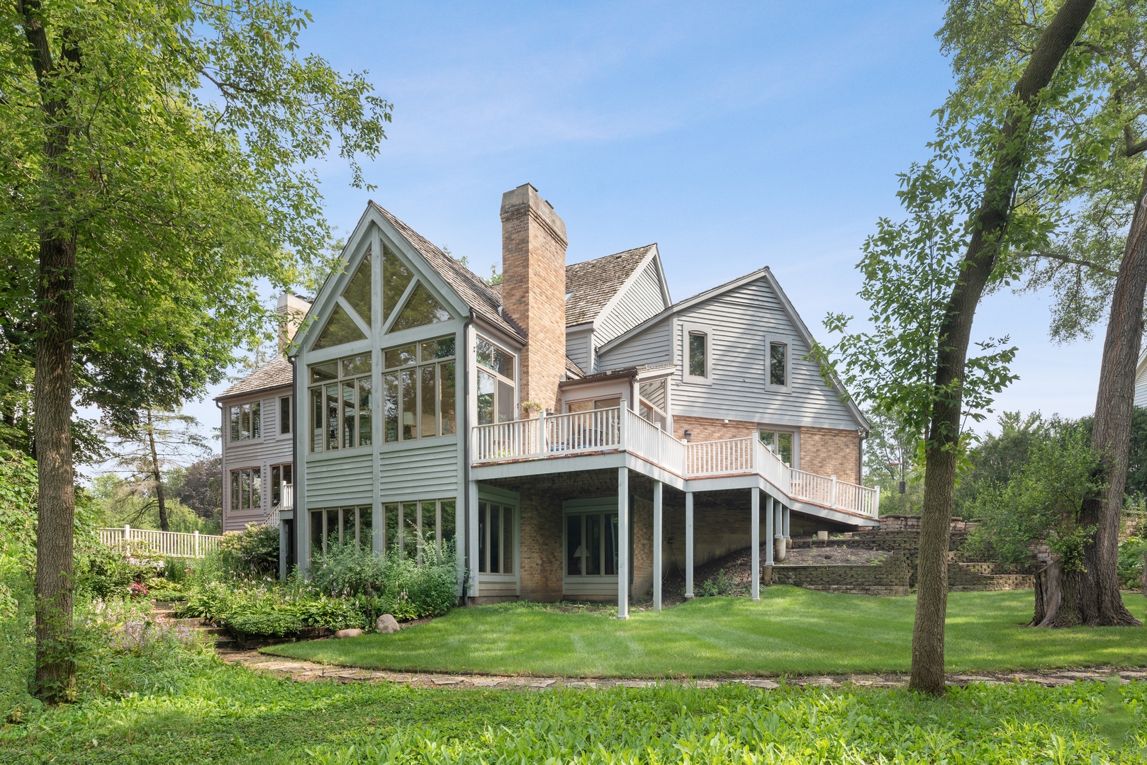 9 South Wynstone Drive North Barrington, IL 60010 - Photo 31 of 31 a front view of a house with a garden
