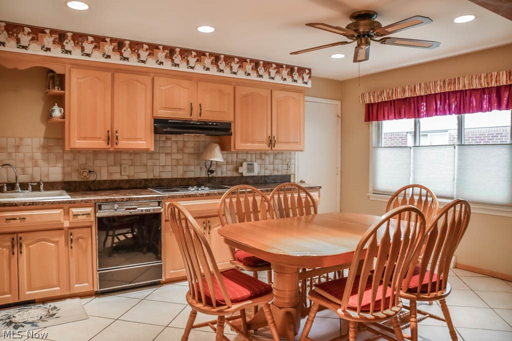 6394 Fairhaven Road Cleveland, OH 44124 - Photo 7 of 27 Eat-in kitchen.