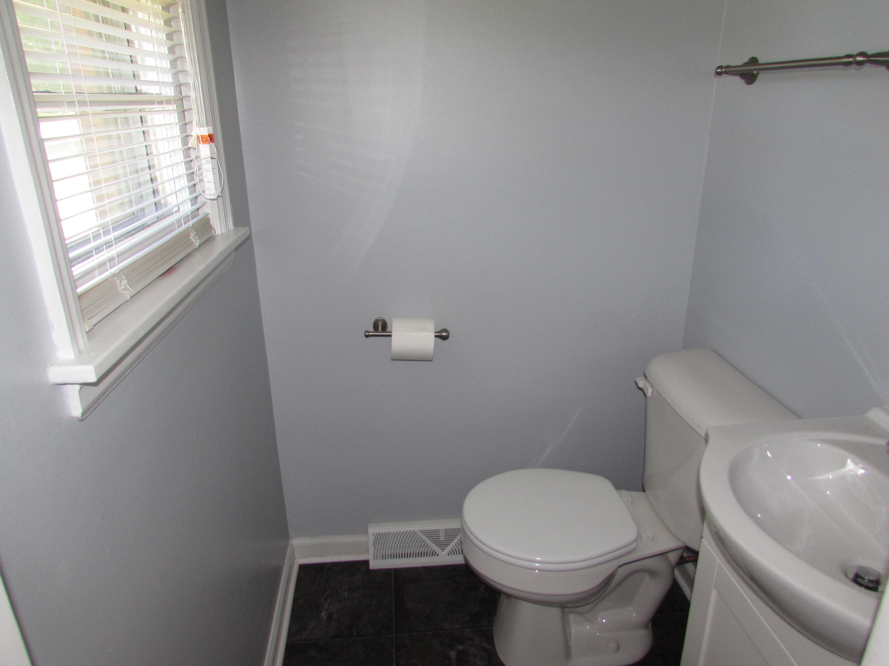 520 Water Oak Road Roanoke, VA 24019 - Photo 8 of 19 099
