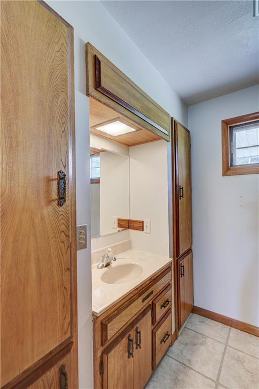 1030 West Country Road Columbus, KS 66725 - Photo 16 of 32 Gallery Image 16