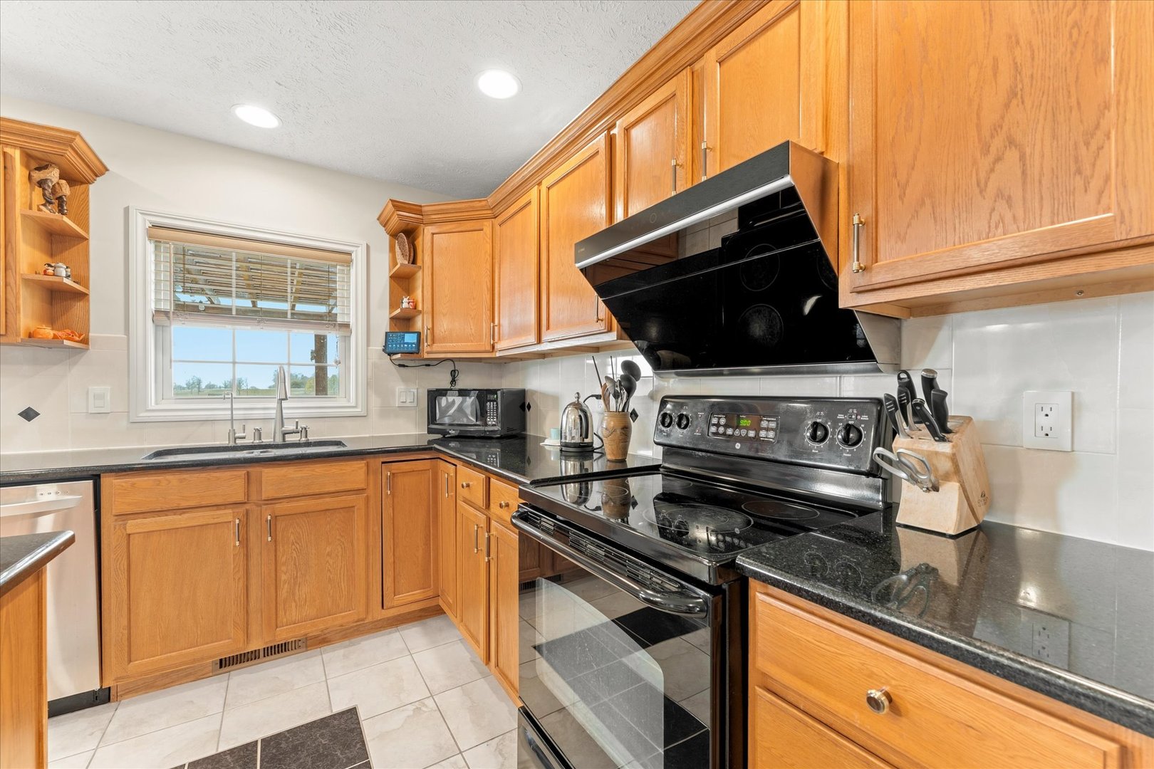5101 Stonebridge Drive Champaign, IL 61822 - Photo 16 of 61