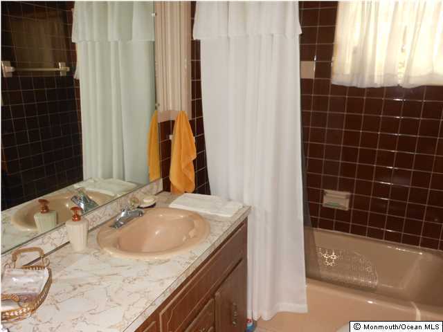291 Middle Road Holmdel, NJ 07733 - Photo 13 of 13 Additional Photo
