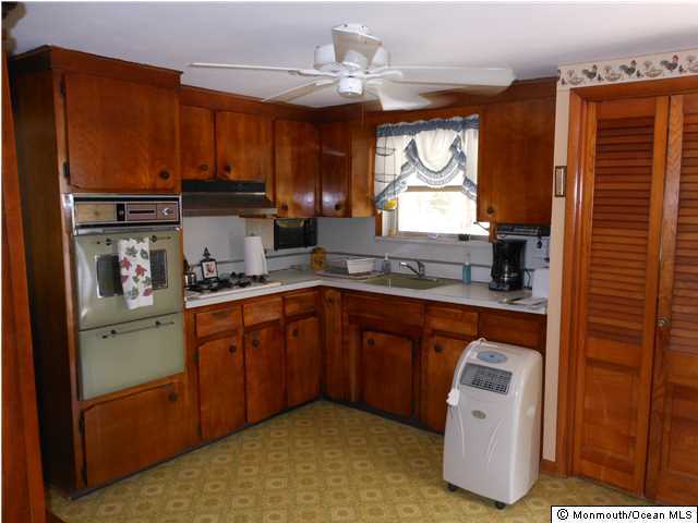 291 Middle Road Holmdel, NJ 07733 - Photo 8 of 13 Additional Photo