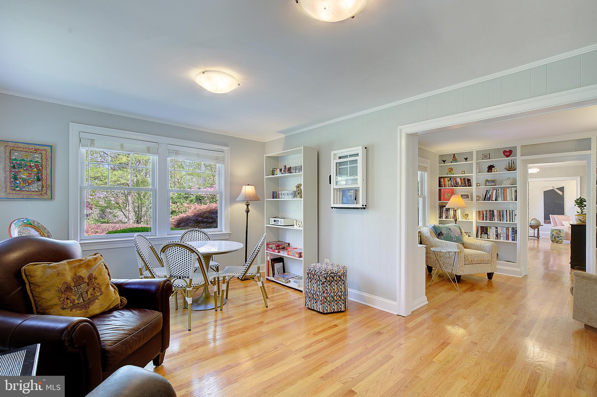 2 Isaacs Street Annapolis, MD 21401 - Photo 41 of 63 a living room with furniture and a wooden floor