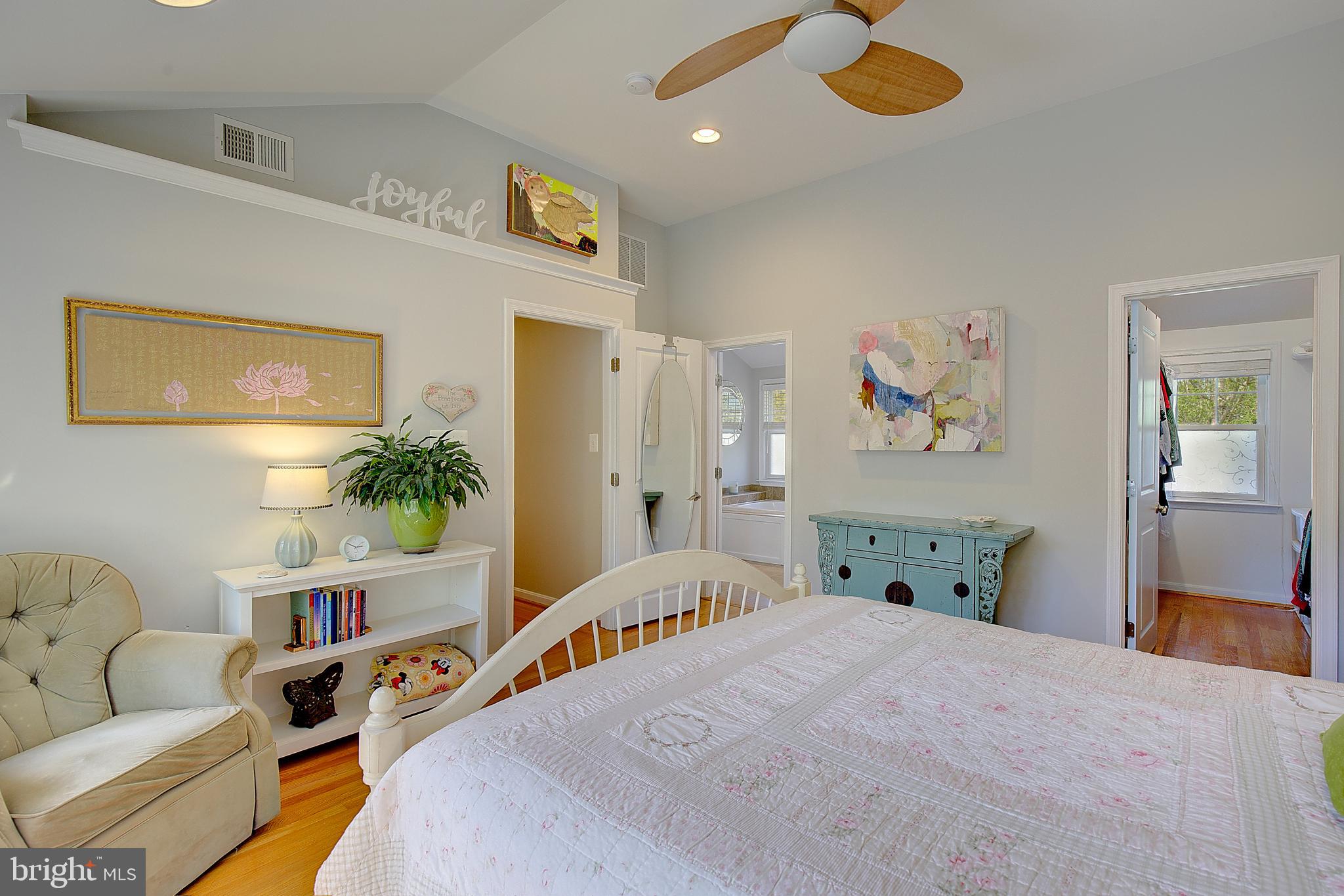 2 Isaacs Street Annapolis, MD 21401 - Photo 47 of 63 a bedroom with a bed and a couch
