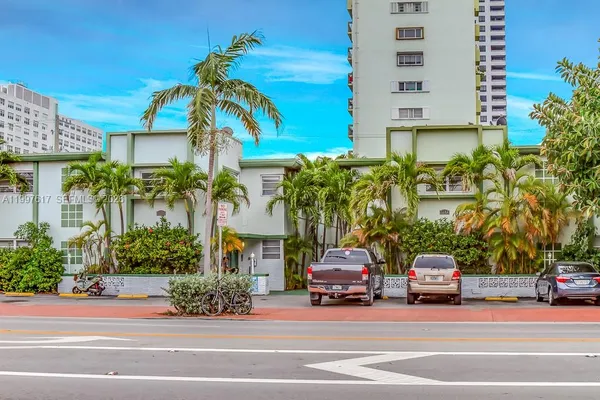 $1,700 | 1334 Alton Road, Unit A6, Miami Beach, FL 33139