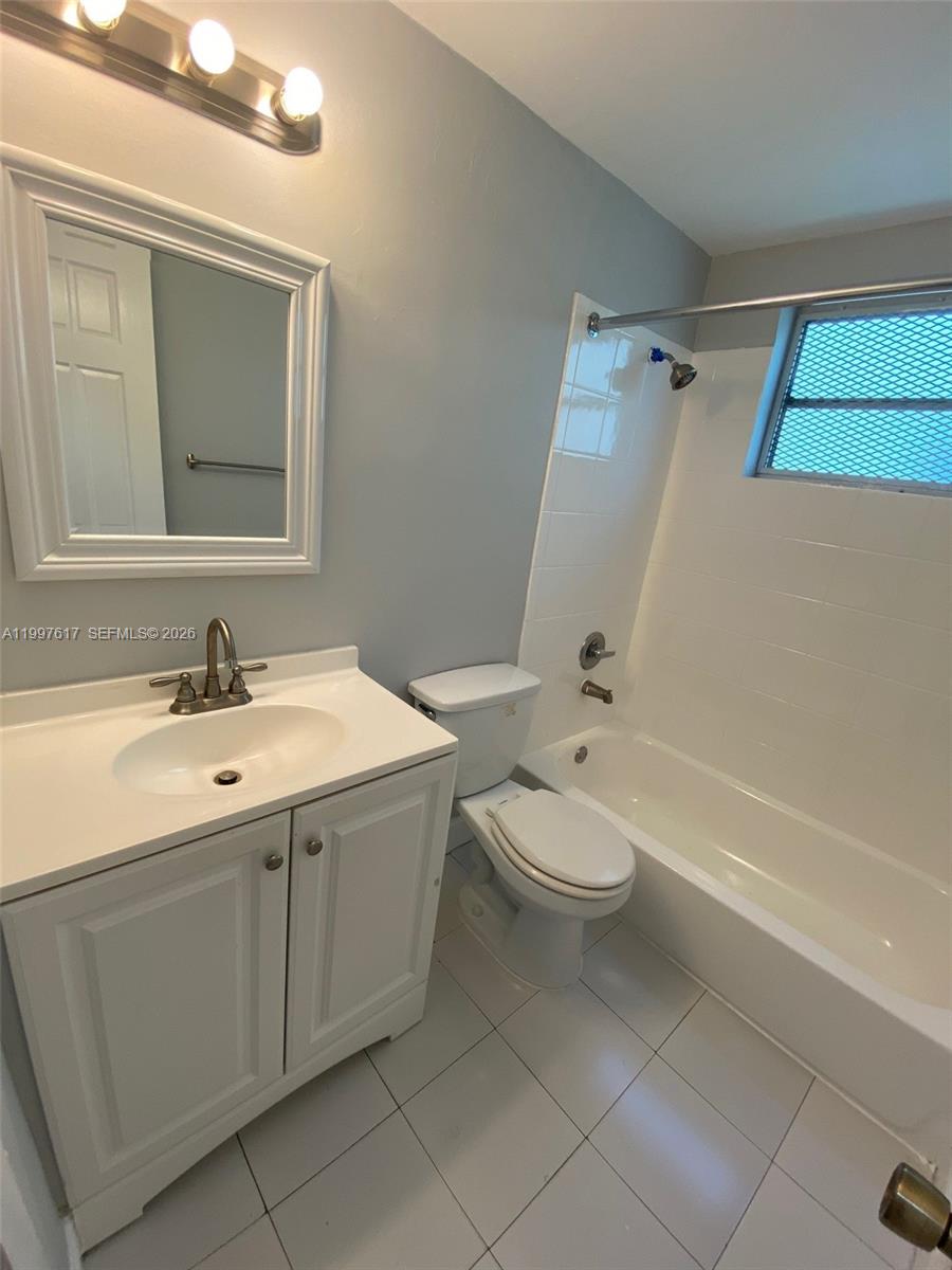 1334 Alton Road, Unit A6 Miami Beach, FL 33139 - Photo 4 of 9