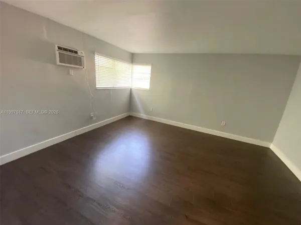 $1,700 | 1334 Alton Road, Unit A6, Miami Beach, FL 33139