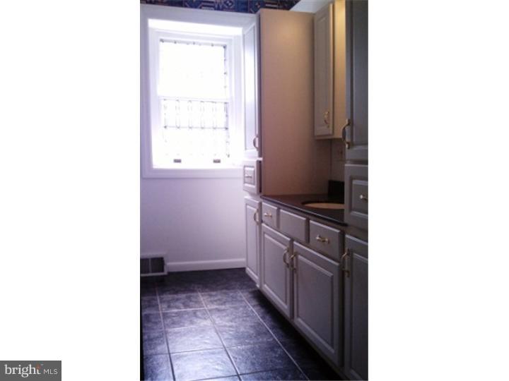 6359 Sherwood Road Philadelphia, PA 19151 - Photo 17 of 20 Bathroom