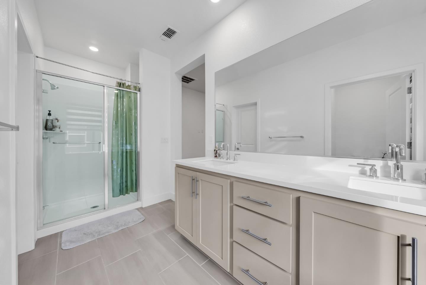 122 West Riverside Place Tracy, CA 95391 - Photo 31 of 41