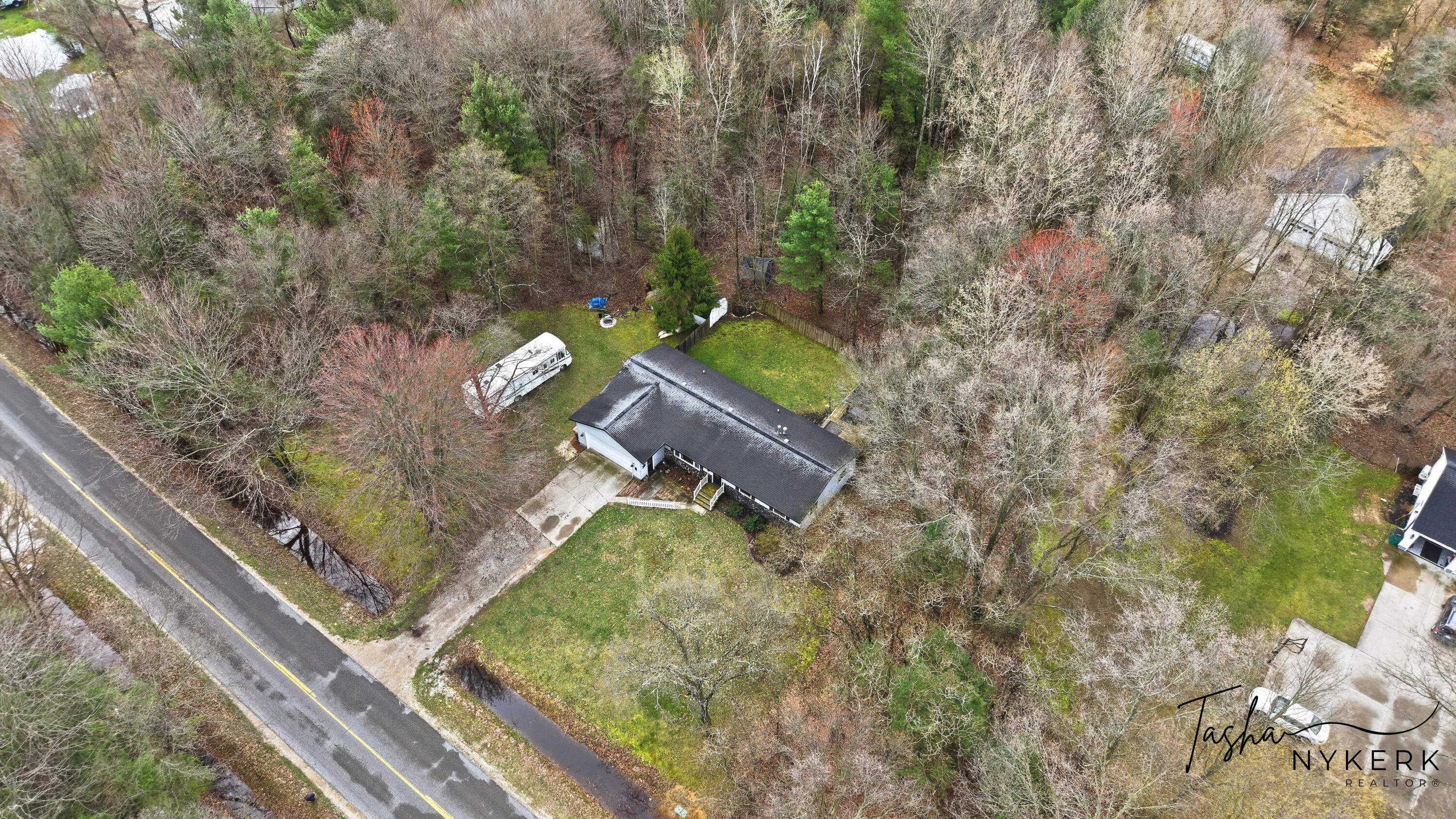 2467 Fenner Road Muskegon, MI 49445 - Photo 13 of 47 2467 fenner rd-005