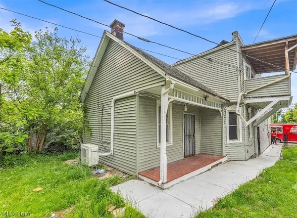 $900 | 5011 Clark Avenue, Unit 1/DN, Cleveland, OH 44102