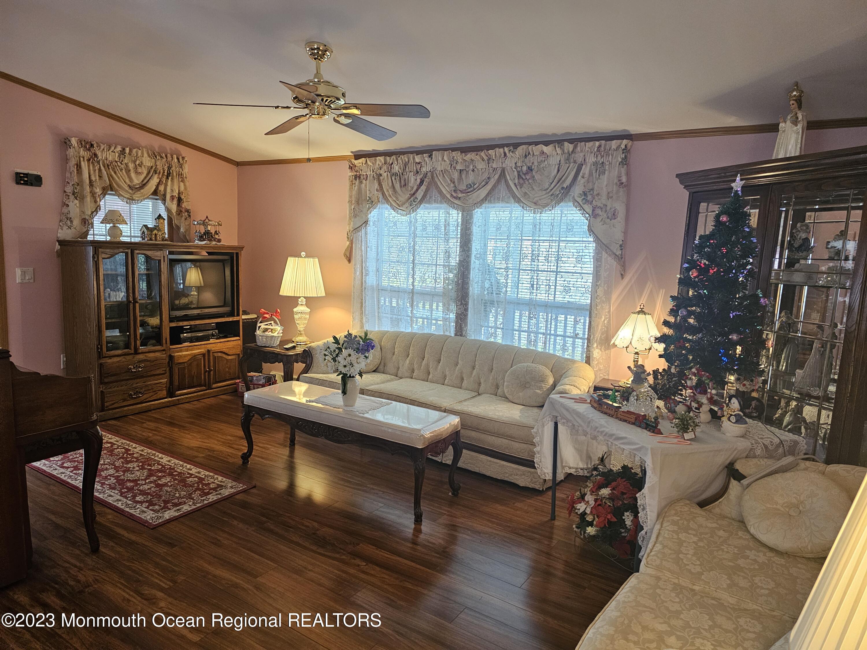 96 Village Road Morganville, NJ 07751 - Photo 8 of 30 20231230_113151