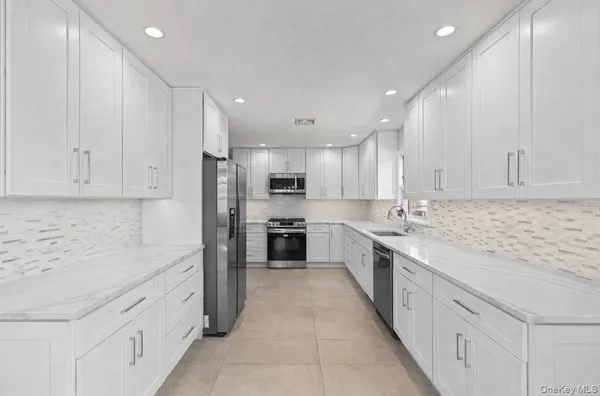 $4,800 | 175 Roosevelt Boulevard, Unit UPPR, Long Beach, NY 11561