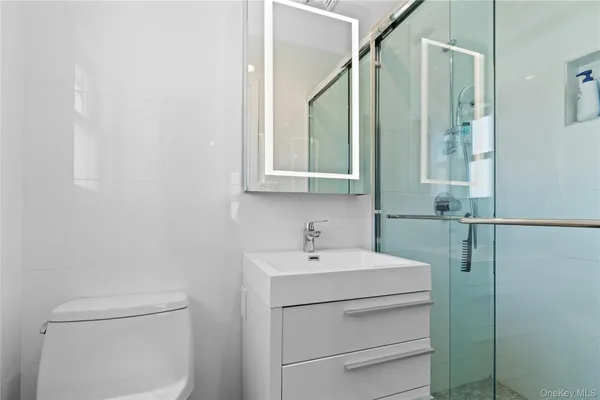 $4,800 | 175 Roosevelt Boulevard, Unit UPPR, Long Beach, NY 11561