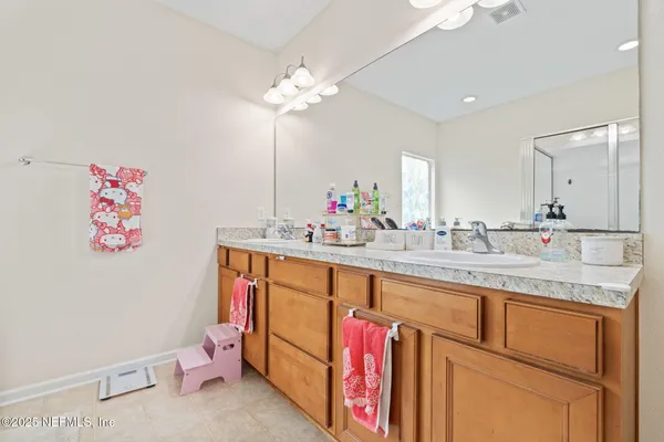 $2,000 | 300 Auburn Oaks Road East, Jacksonville, FL 32218