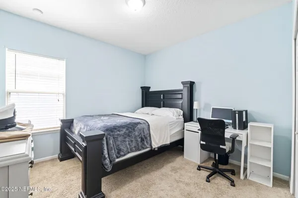 $2,000 | 300 Auburn Oaks Road East, Jacksonville, FL 32218