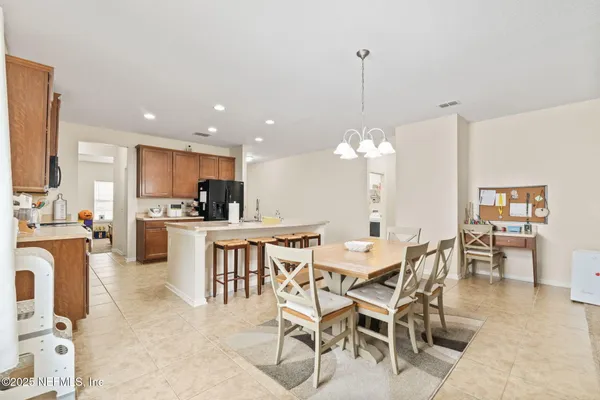 $2,000 | 300 Auburn Oaks Road East, Jacksonville, FL 32218