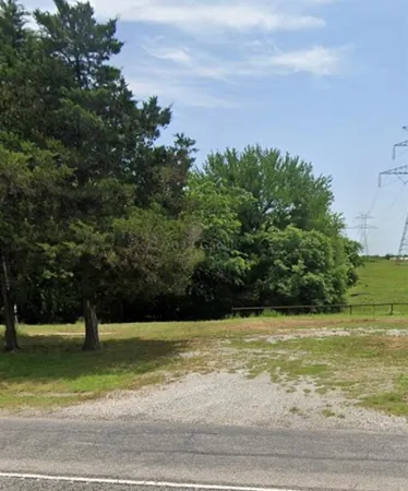 $64,900 | 515 West Hayes Street, Savoy, TX 75479