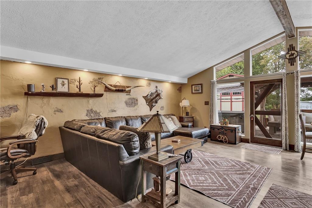 1233 Old Concord Road Monroeville, PA 15146 - Photo 21 of 40 a living room with furniture